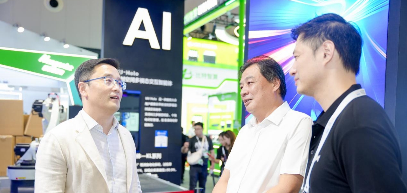 WAIC2025现场发布｜“安装小灵通”引领实时空间多模态交互智能体新纪元