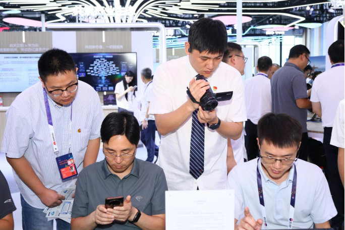 方寸无忧_B+轮融资_AI政务办公-1